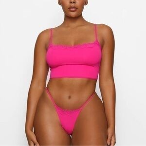 Skims Fits Everybody Lace Cropped Cami